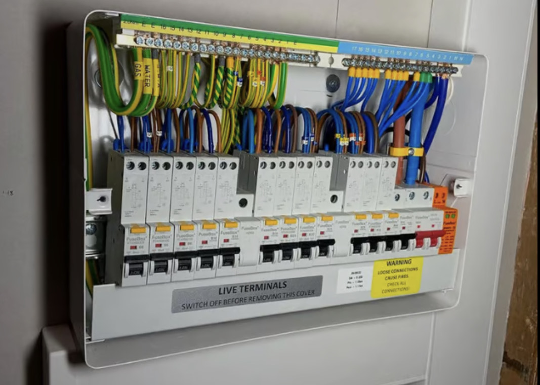 Hu1 Electricians Ltd — Photos 1